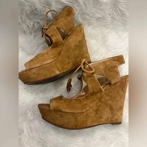 Jessica Simpson Suede Tan WedgeSize 8M - Picture 1 of 6
